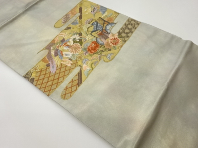 JAPANESE KIMONO / EMBROIDERY OF PHOENIXES / IMPERIAL CARRIAGE / FLOWER